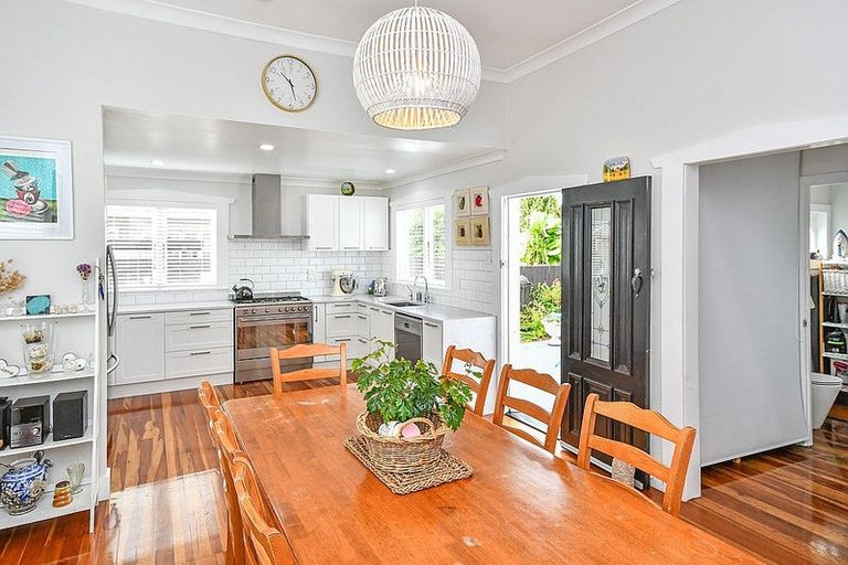 Photo of property in 2/39 Halsey Road, Manurewa, Auckland, 2102