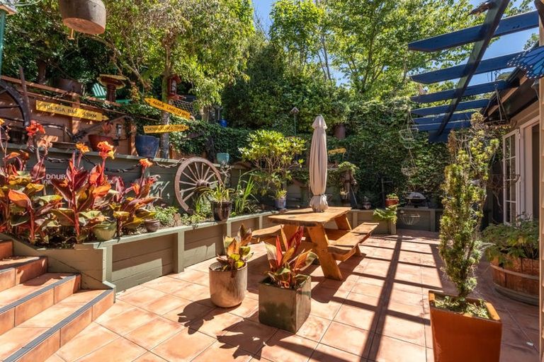 Photo of property in 39 Sunrise Boulevard, Tawa, Wellington, 5028