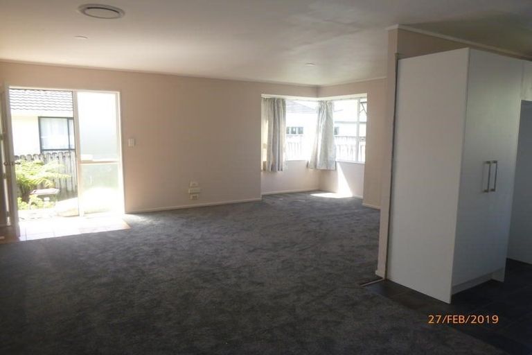 Photo of property in 3/56 Flanshaw Road, Te Atatu South, Auckland, 0610