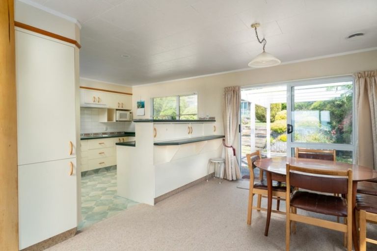Photo of property in 16 Wakeman Road, Acacia Bay, Taupo, 3330