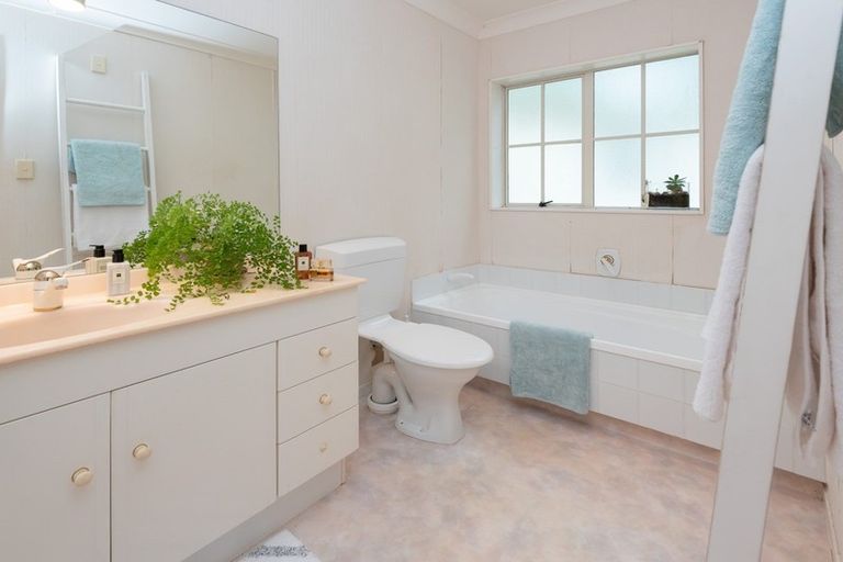 Photo of property in 3/222 Bleakhouse Road, Mellons Bay, Auckland, 2014