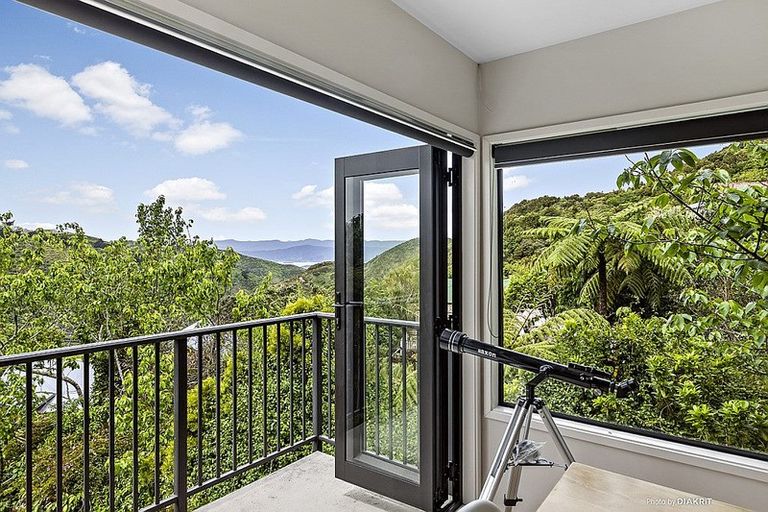 Photo of property in 3b Maldive Street, Khandallah, Wellington, 6035