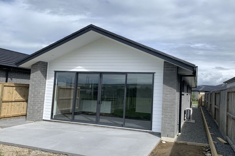 Photo of property in 97a Awataha Crescent, Pyes Pa, Tauranga, 3110