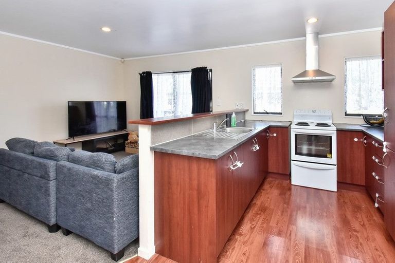 Photo of property in 60 Mckean Avenue, Manurewa, Auckland, 2102