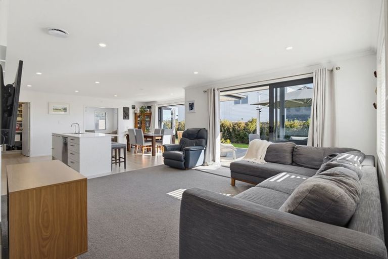 Photo of property in 5 Tavarnya Way, Patumahoe, Pukekohe, 2679