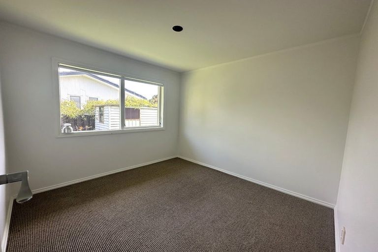 Photo of property in 24 Tyrian Close, Half Moon Bay, Auckland, 2012