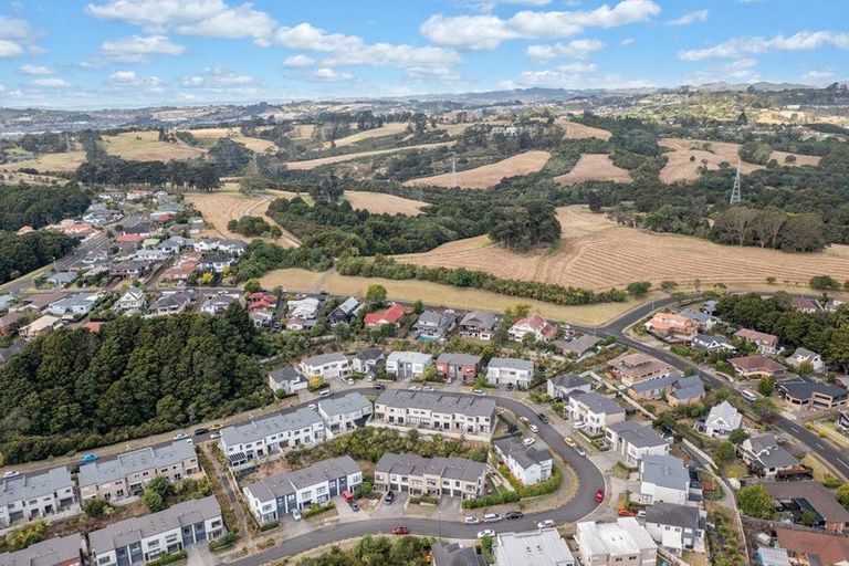 Photo of property in 37 Matairangi Avenue, Totara Heights, Auckland, 2105