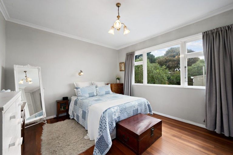 Photo of property in 35 Upper Bourke Street, Kilbirnie, Wellington, 6022