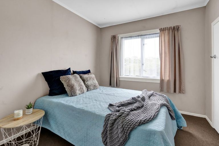 Photo of property in 17 Rainsford Street, Moturoa, New Plymouth, 4310