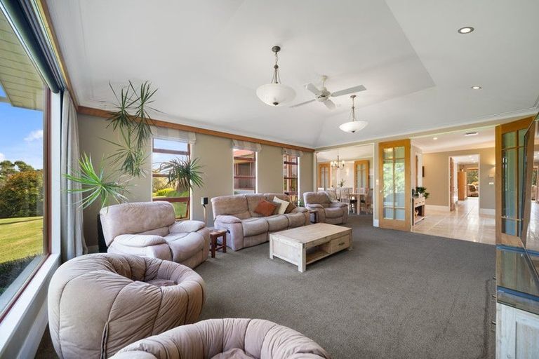 Photo of property in 15 Kaipara Road, Papakura, 2582