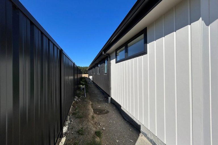 Photo of property in 141 Burdon Loop, Lake Hawea, 9382