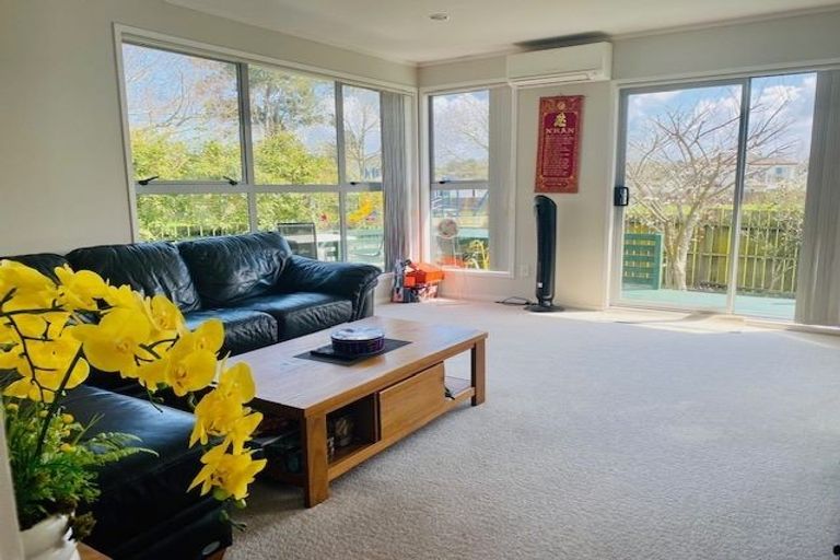 Photo of property in 23 Reelick Avenue, Pakuranga Heights, Auckland, 2010