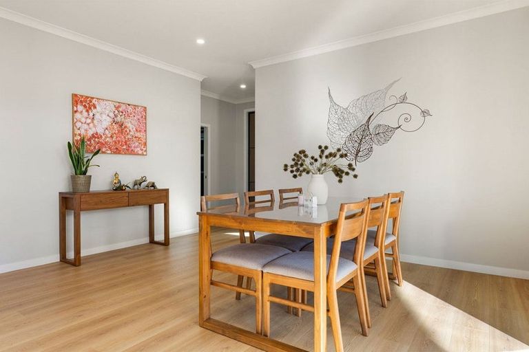Photo of property in 32 Hugo Shaw Drive, Cambridge, 3434