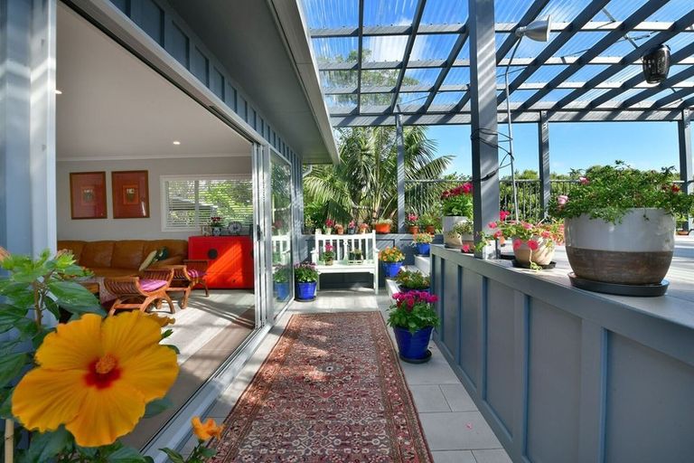 Photo of property in 112a Pacific Parade, Army Bay, Whangaparaoa, 0930