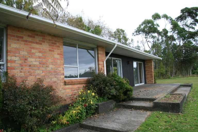 Photo of property in 556 Mangorei Road, Mangorei, New Plymouth, 4371