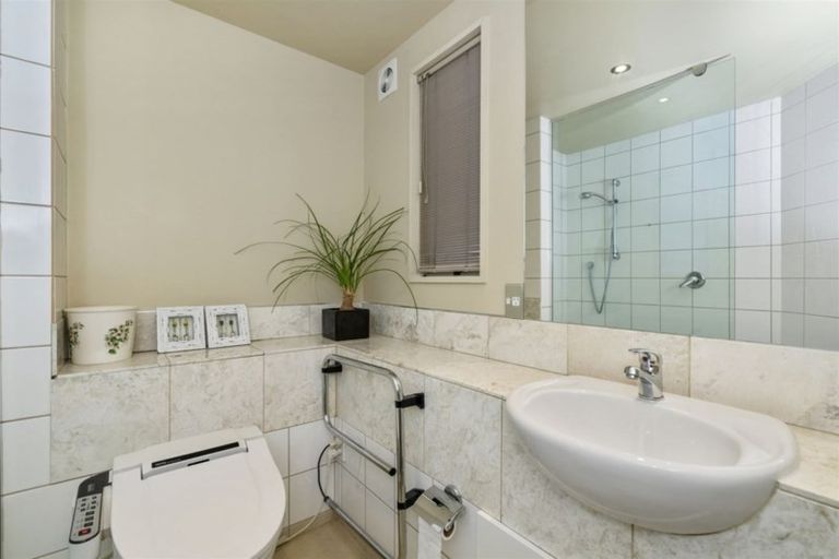 Photo of property in 6 Chateau Drive, Burnside, Christchurch, 8053