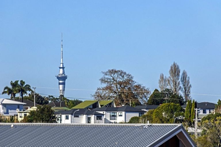 Photo of property in 207/165 Lake Road, Northcote, Auckland, 0627