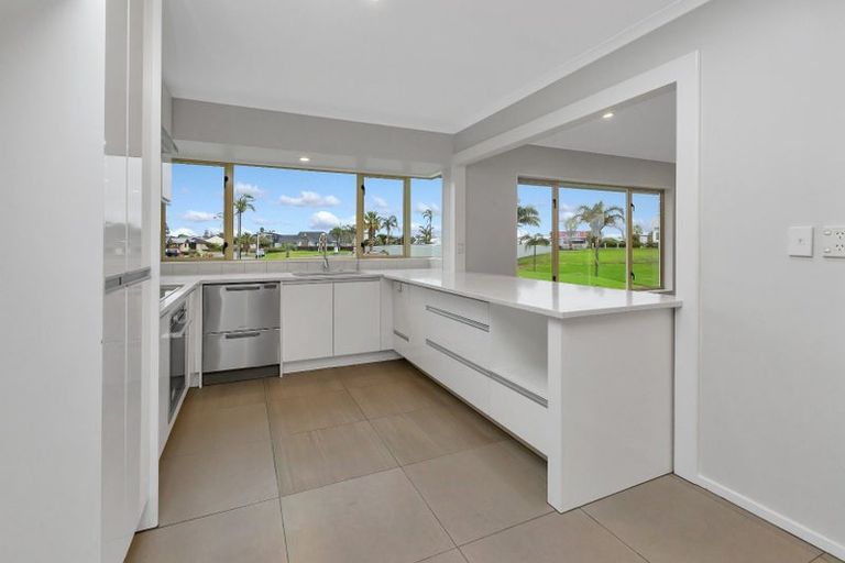 Photo of property in 1 Barbados Way, One Tree Point, 0118