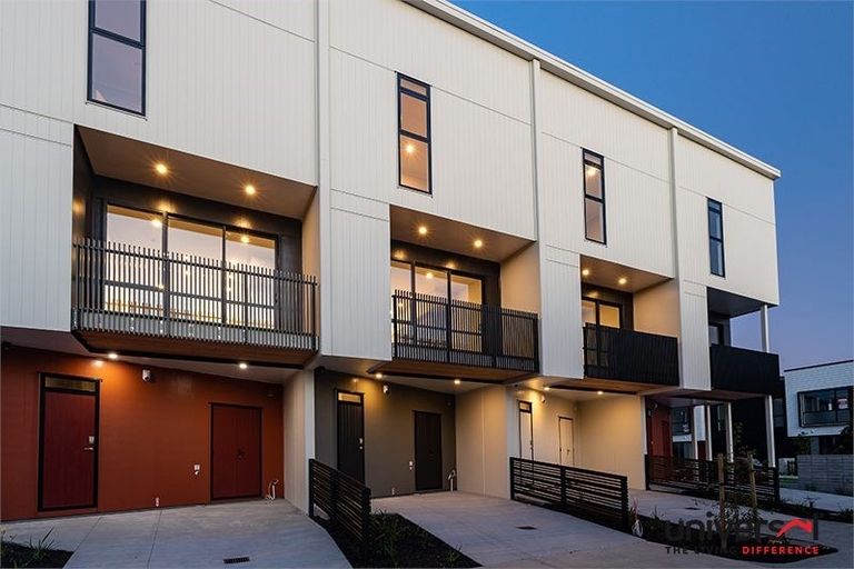 Photo of property in 5 William Stratton Lane, Hobsonville, Auckland, 0616