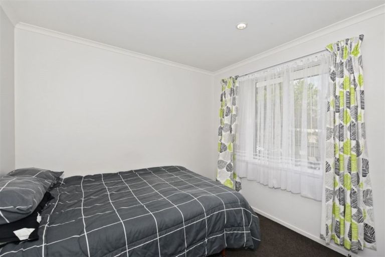 Photo of property in 86 Barbados Way, One Tree Point, 0118