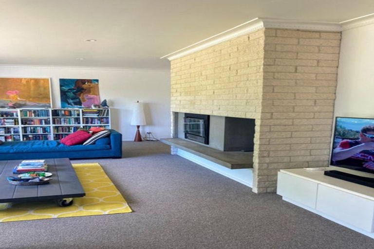 Photo of property in 5 Pendene Place, Forrest Hill, Auckland, 0620
