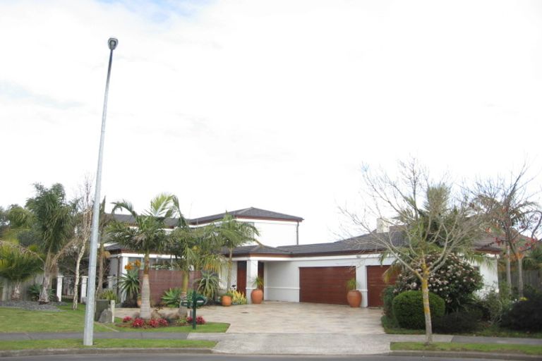 Photo of property in 25 Mull Place, Wattle Downs, Auckland, 2103