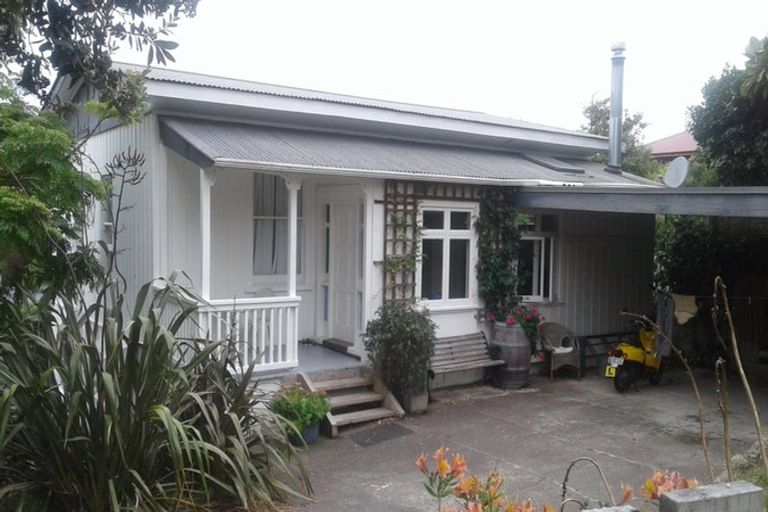 Photo of property in 2 Burlington Road, Hospital Hill, Napier, 4110