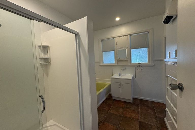 Photo of property in 106 Aorangi Road, Bryndwr, Christchurch, 8053