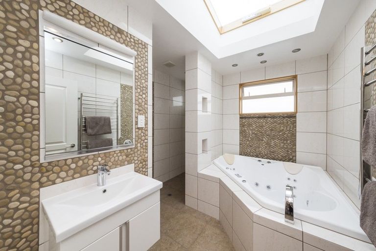 Photo of property in 23 Buick Crescent, Awapuni, Palmerston North, 4412