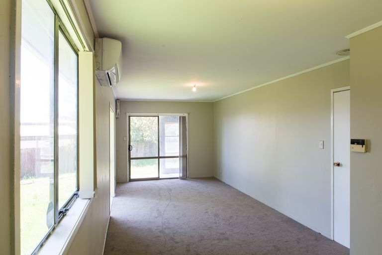 Photo of property in 20 Pukeroa Place, Papakura, 2110