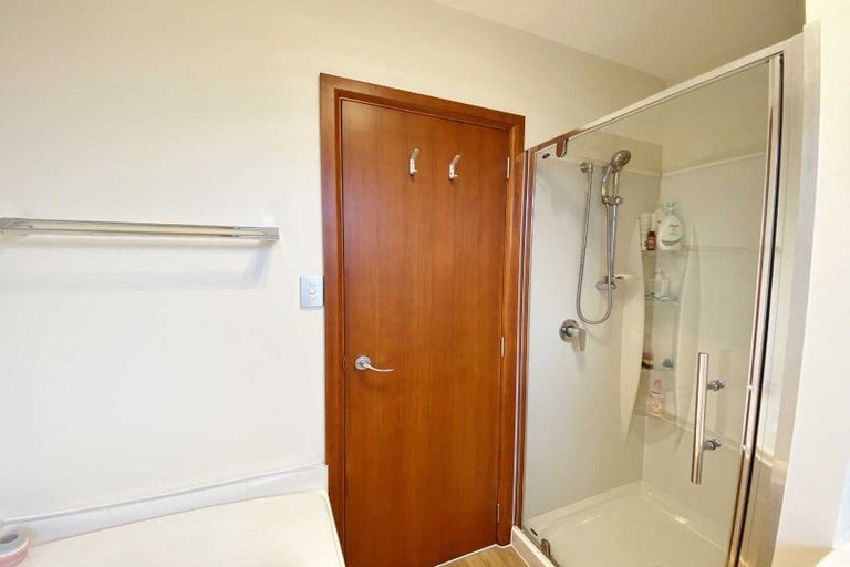 Photo of property in 15 Oldwood Street, Bishopdale, Christchurch, 8053