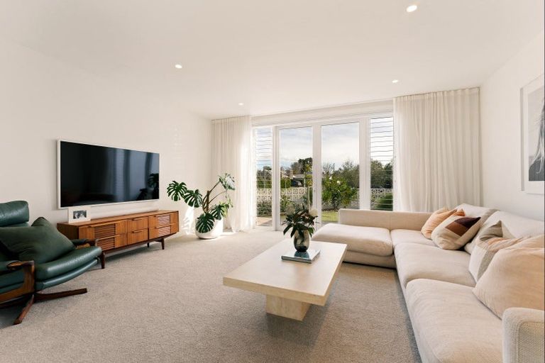 Photo of property in 11 Shearwater Lane, Point Wells, 0986