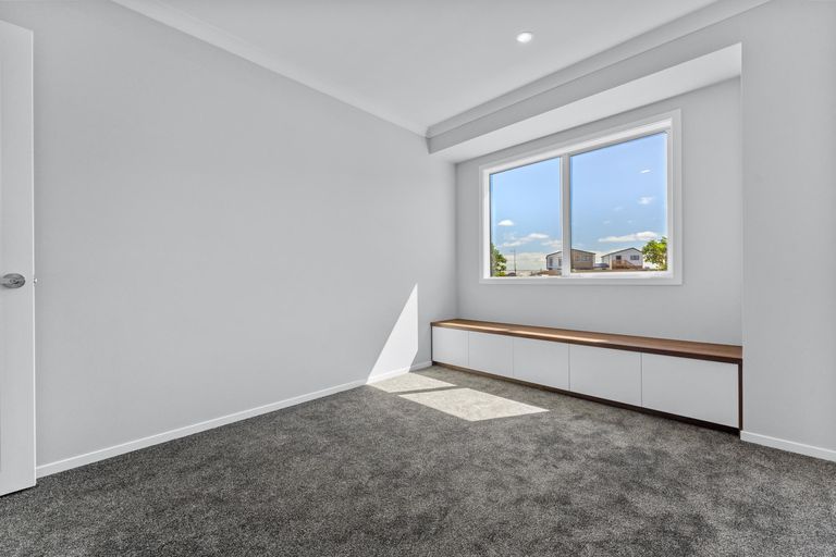 Photo of property in 1 Koiora Road, Clarks Beach, 2122