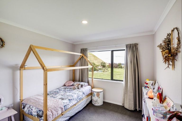 Photo of property in 174 Eskridge Drive, Eskdale, Napier, 4182