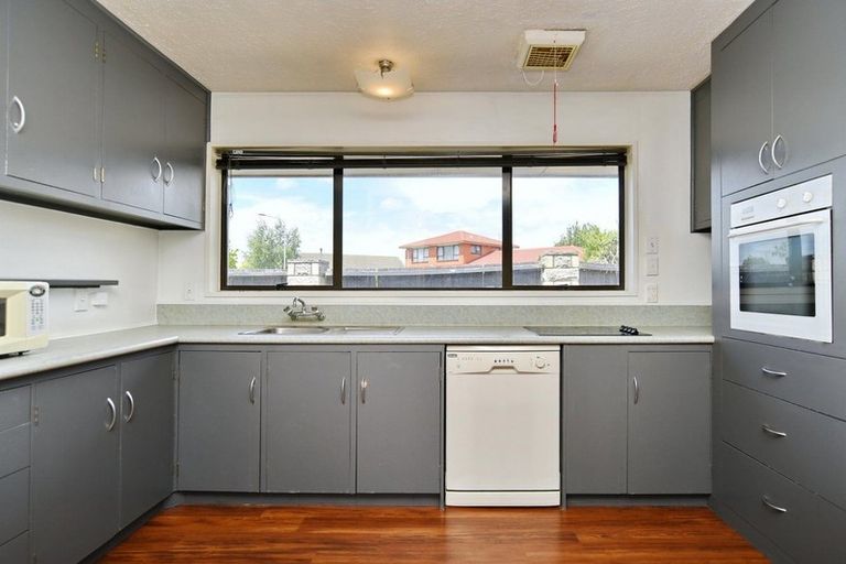 Photo of property in 12 Mayo Place, Belfast, Christchurch, 8051