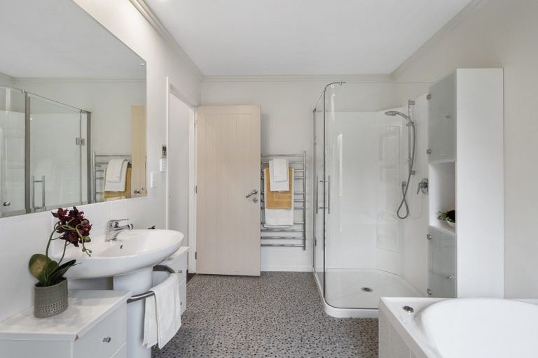 Photo of property in 268 Turitea Road, Turitea, Palmerston North, 4472