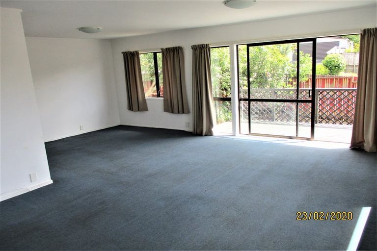 Photo of property in 2/2 Tacitus Place, Totara Vale, Auckland, 0629