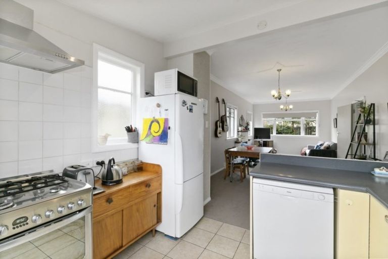 Photo of property in 1 Pitt Street, Moera, Lower Hutt, 5010