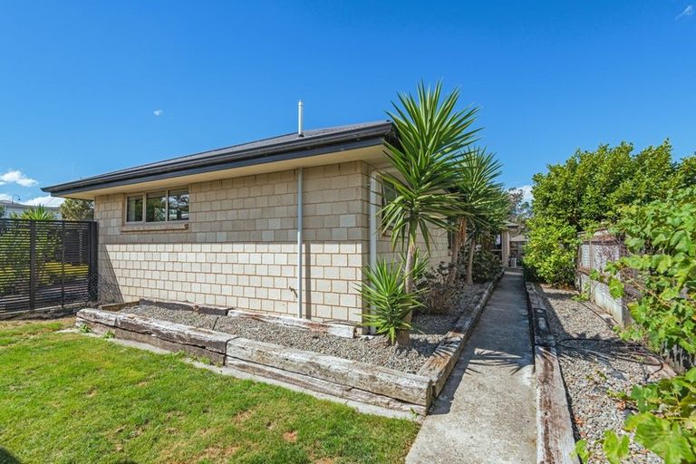 Photo of property in 5 Galea Grove, Kelvin Grove, Palmerston North, 4414