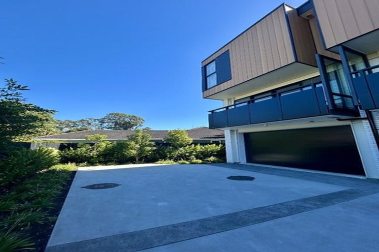 Photo of property in 15 Tiraumea Drive, Pakuranga, Auckland, 2010