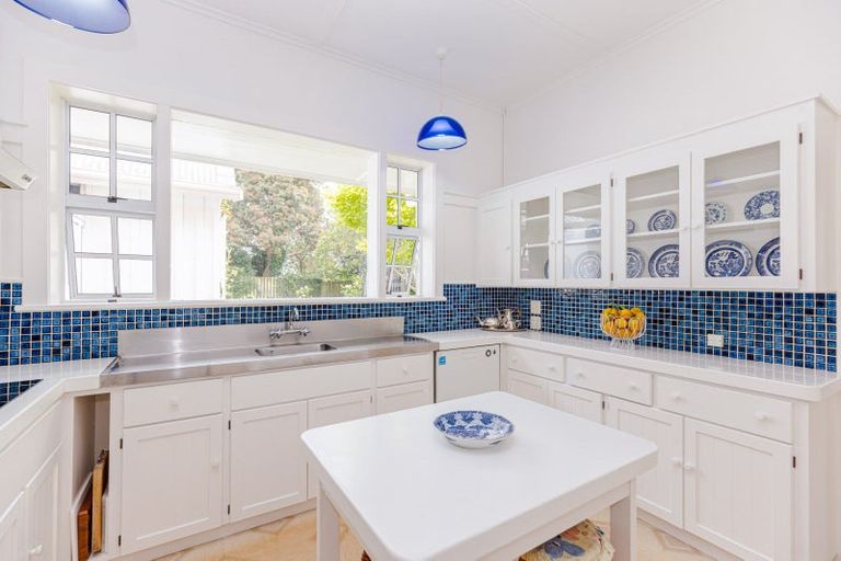 Photo of property in 84 Parkes Avenue, Saint Johns Hill, Whanganui, 4501