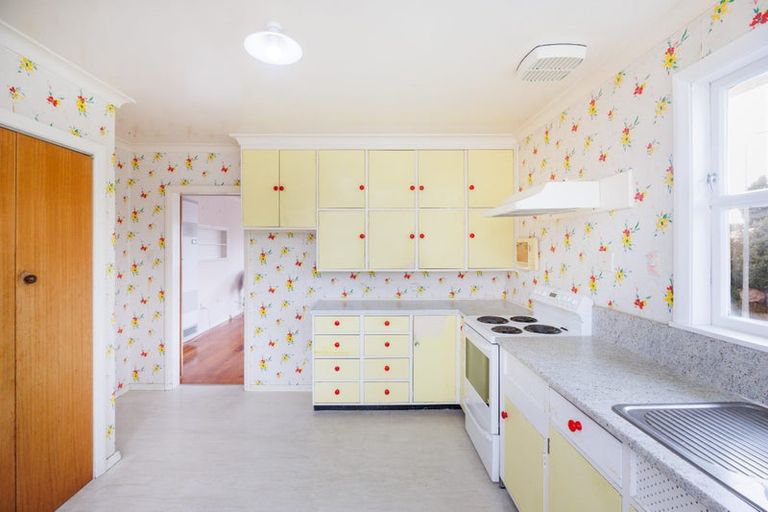 Photo of property in 18 Antrim Place, Hokowhitu, Palmerston North, 4410