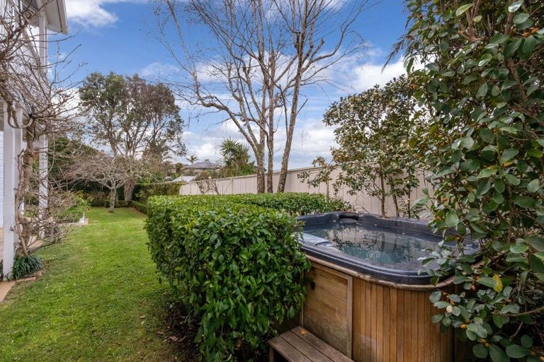 Photo of property in 73 Hinemoa Street, Birkenhead, Auckland, 0626