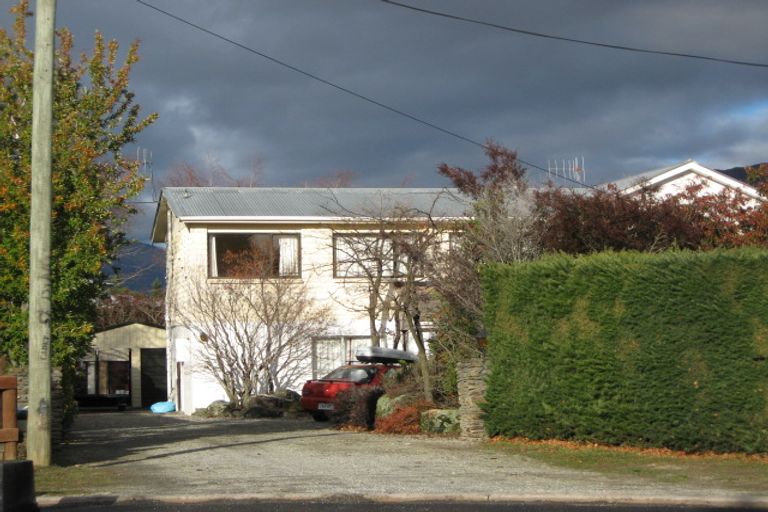 Photo of property in 7 Clematis Court, Wanaka, 9305