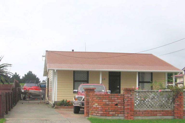 Photo of property in 25 Randwick Crescent, Moera, Lower Hutt, 5010