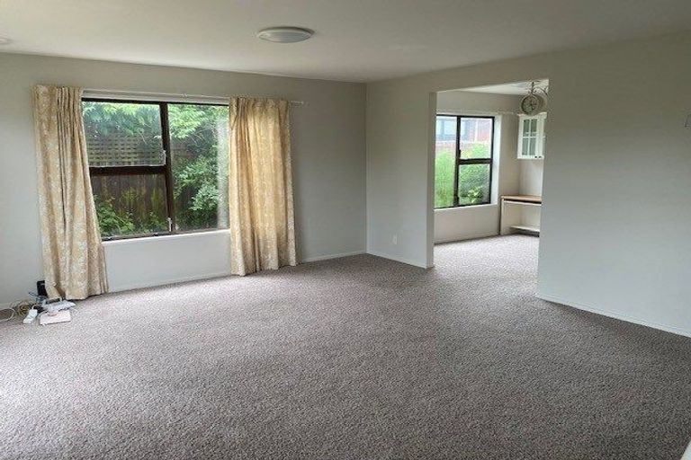 Photo of property in 2/7 Rhyl Place, Bryndwr, Christchurch, 8053