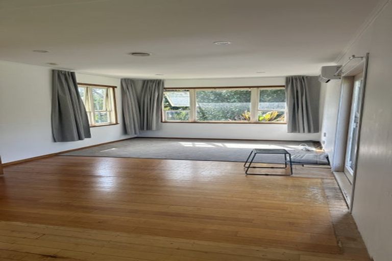 Photo of property in 4 Ridgemount Rise, Mangere Bridge, Auckland, 2022