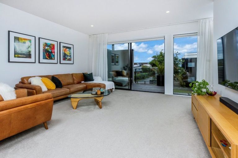Photo of property in 77 Bomb Point Drive, Hobsonville, Auckland, 0616