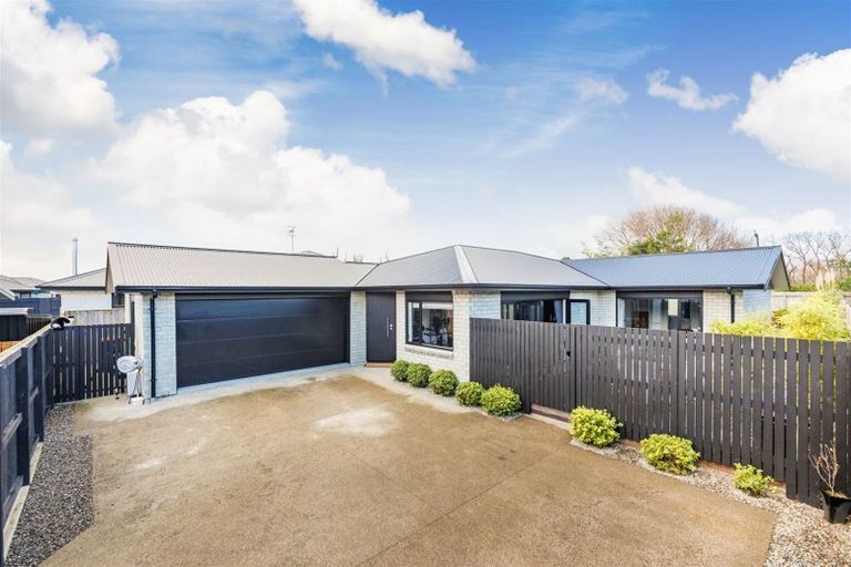 Photo of property in 26 Serenity Crescent, Kelvin Grove, Palmerston North, 4414
