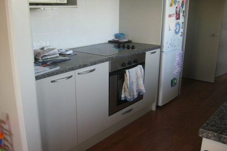 Photo of property in 2/152a Mokoia Road, Chatswood, Auckland, 0626